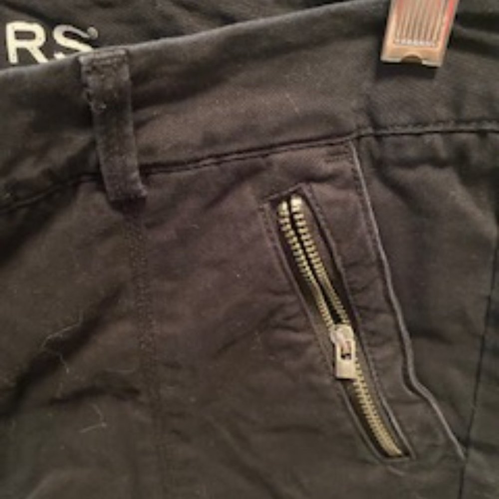 Capris - Picture 3 of 4